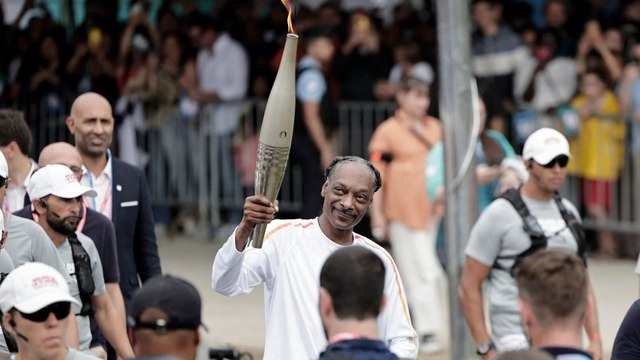Snoop Dogg a porté la flamme olympique à Saint-Denis devant une foule conquise