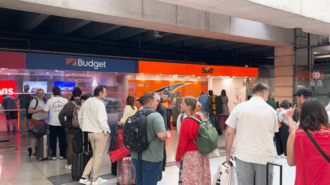 À Montparnasse, les voitures de location prises d'assaut