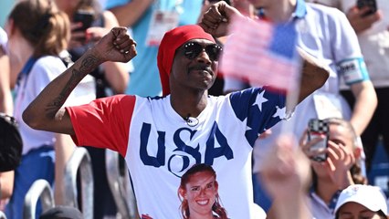 Snoop Dogg completes penultimate leg of Olympic torch relay in Paris