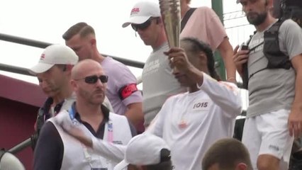 Paris 2024 - Les images de Snoop Dogg porteur de la flamme à Saint-Denis