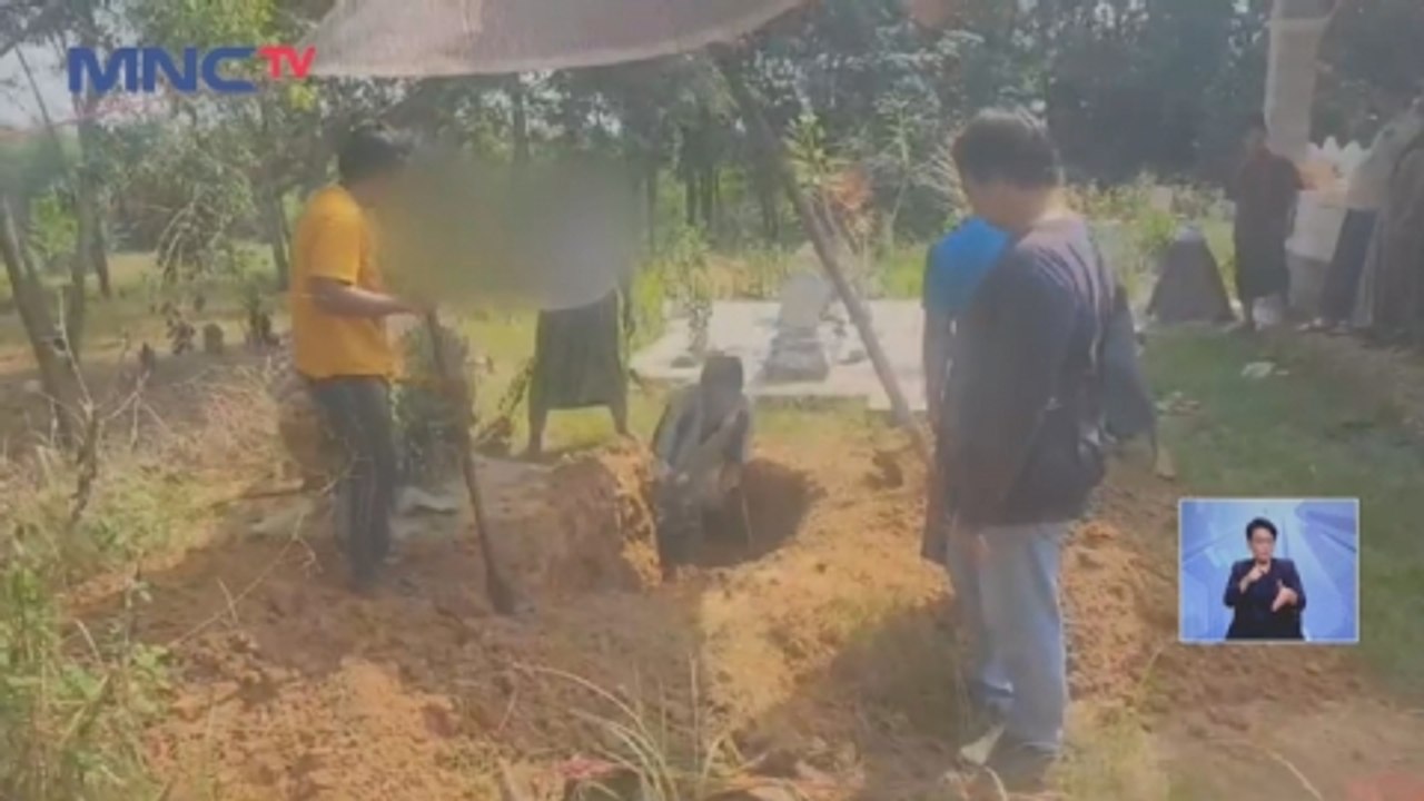 Diduga Meninggal Tak Wajar, Polisi Bongkar Makam Seorang Wanita di Sampang, Jawa Timur