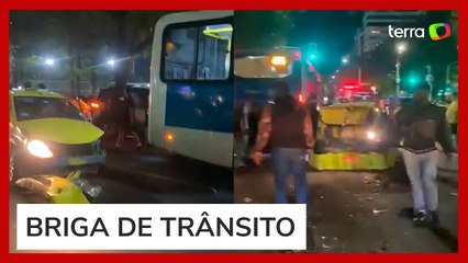 Engavetamento entre ônibus e carros deixa nove feridos no Rio de Janeiro
