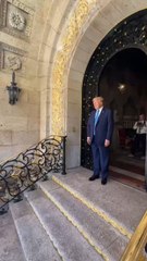 Trump rencontre le Premier ministre Netanyahu à Mar-a-Lago Remarquez comment il l'a attiré ?  mdr J'aimerais pouvoir être une mouche sur le mur pour cette conversation.