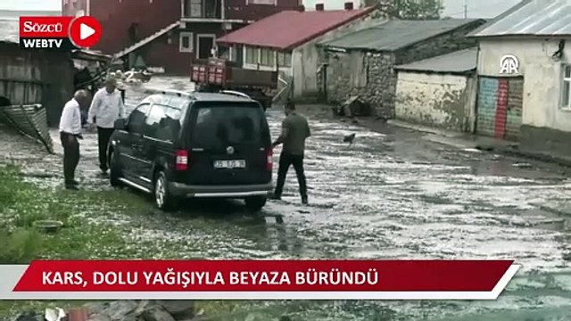 Kars, dolu yağışıyla beyaza büründü