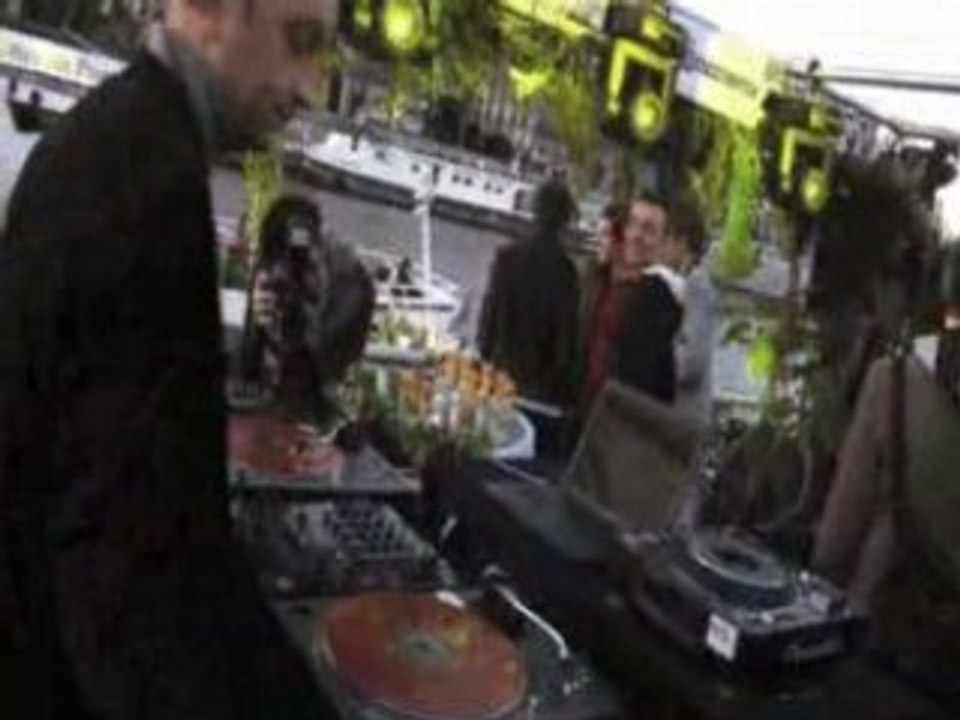 DJ Party Orangina Jungle Boat