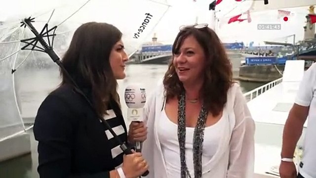 Je sais pas s'il va s'arrêter de pleuvoir... : Laurent Luyat moqueur lors d'une séquence gênante en direct de la cérémonie d'ouverture des JO de Paris