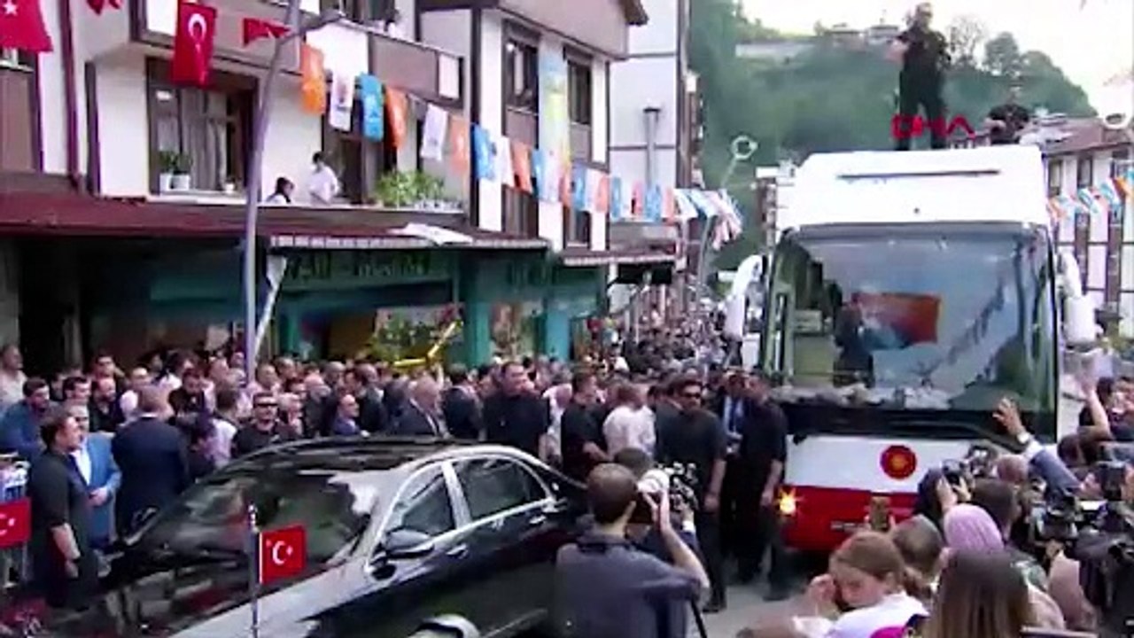 Erdoğan: Çayı makinelerle tarıyorsunuz pek hayra alamet değil