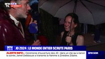 JO de Paris 2024: Les gens dansent sous la pluie pour se réchauffer, et continuent à regarder la cérémonie d'ouverture