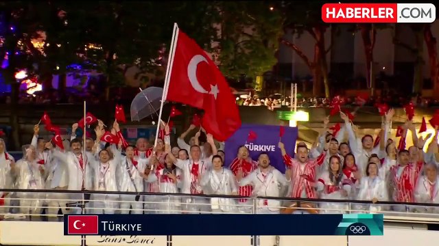Fransa'da tarihi anlar! 2024 Olimpiyat Oyunları'nın açılışı Sen Nehri'nde gerçekleştiriliyor