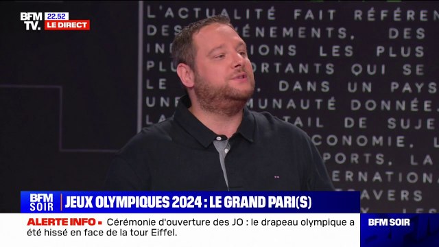 JO 2024: La performance de l'artiste Philippe Katerine en Dionysos, dieu du vin et de la fête, interprétant son titre Nu