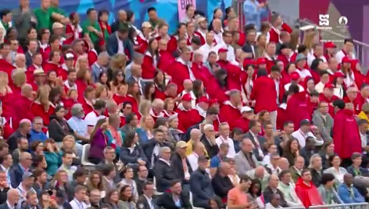 CURTAINS OPEN IN PARIS