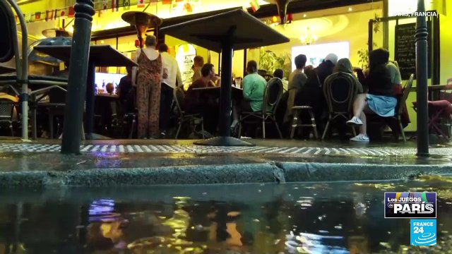 Bajo una lluvia intensa, parisinos y visitantes vivieron la apertura de los Juegos Olímpicos