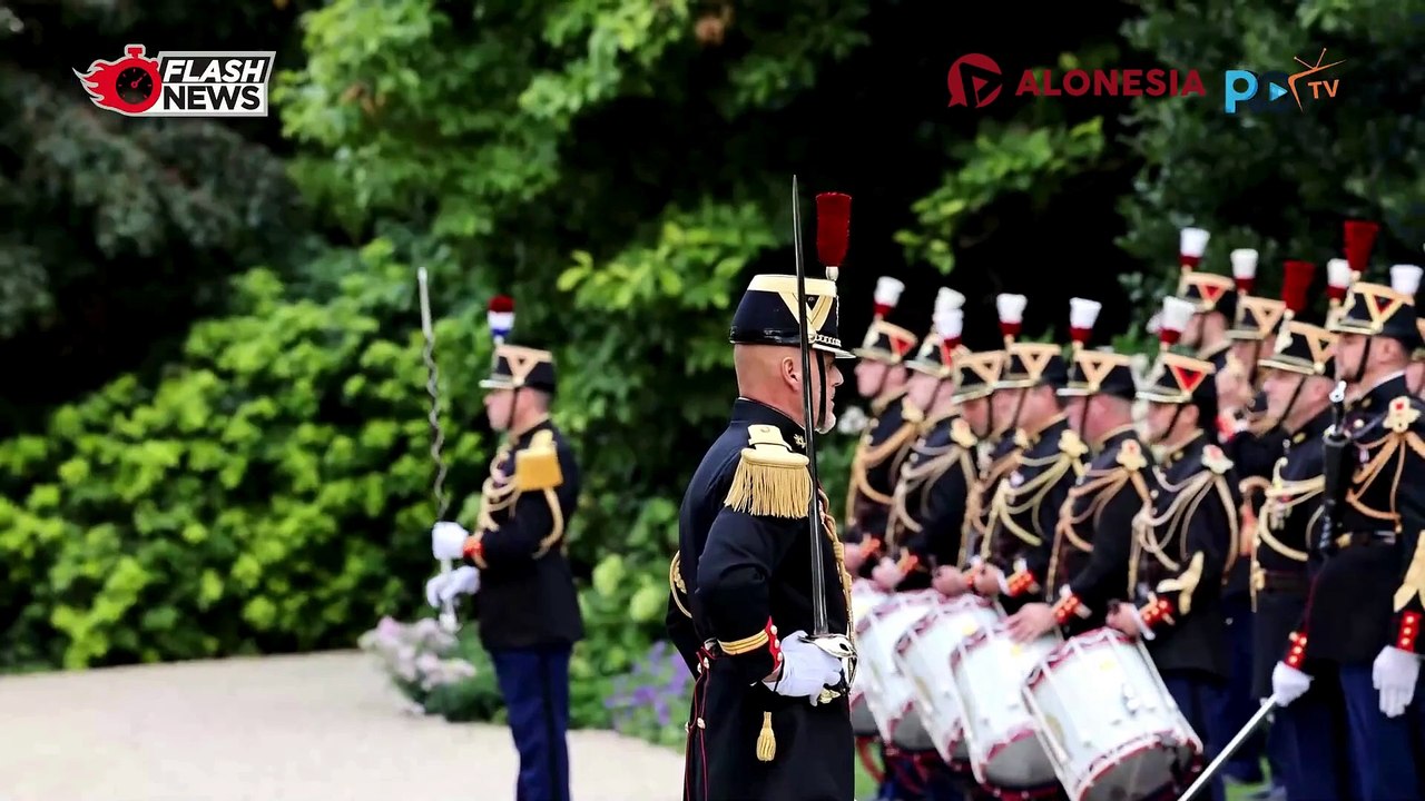 Kunker ke Perancis, Prabowo Disambut Presiden Macron di Istana Elysee Perancis Bahas Kerjasama RI-Perancis
