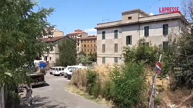 Roma, sgombero in Via Casilina Vecchia: tra le case una discarica a cielo aperto