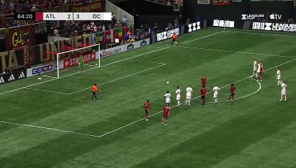 बार्टोज़ स्लिज़ पेनल्टी छूट गई! एलेक्स बोनो द्वारा शानदार बचाव!(Bartosz Slisz Penalty Missed! Great save by Alex Bono!)