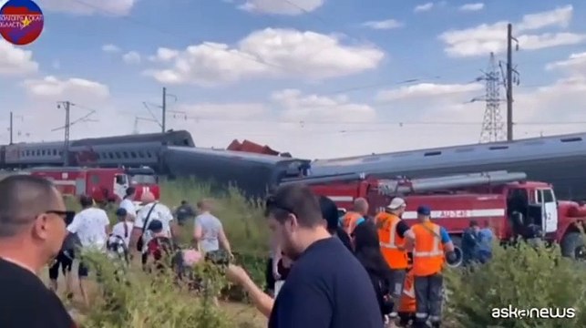 Russia, treno passeggeri si scontra con un camion: oltre 100 feriti