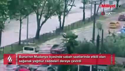 Bursa'da yollar dereye, merdivenler şelaleye döndü