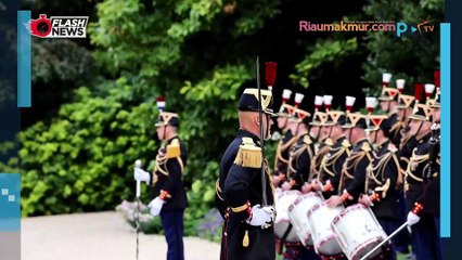 Kunker ke Prancis, Prabowo Disambut Presiden Macron di Istana Elysee Prancis Bahas Kerjasama RI - Prancis