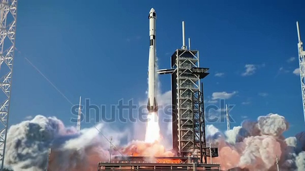 Launch Pad Complex: Successful Rocket Launching with Crew on a Space Exploration Mission. Flying Spaceship Blasts Flames and Smoke on a Take-Off. Humanity in Space, Conquering Universe. Zoom out