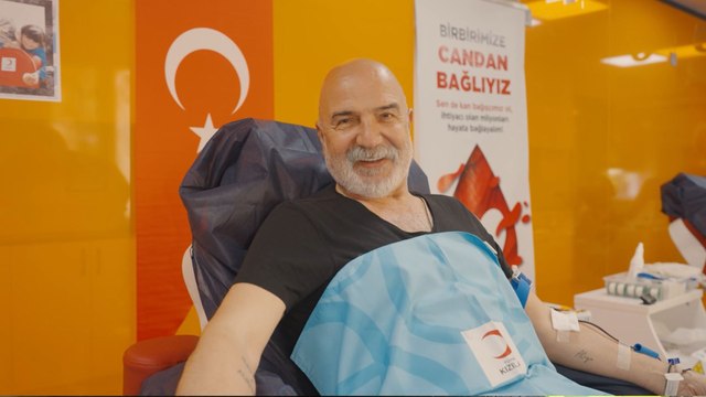 Ünlü oyuncular Türk Kızılay'a kan bağışı çağrısı yaptı