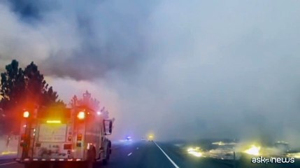 C'? un enorme incendio in California che continua ad espandersi