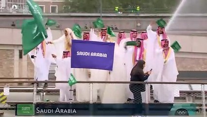 بالشماغ.. السعودية تتألق في افتتاح أولمبياد باريس 2024