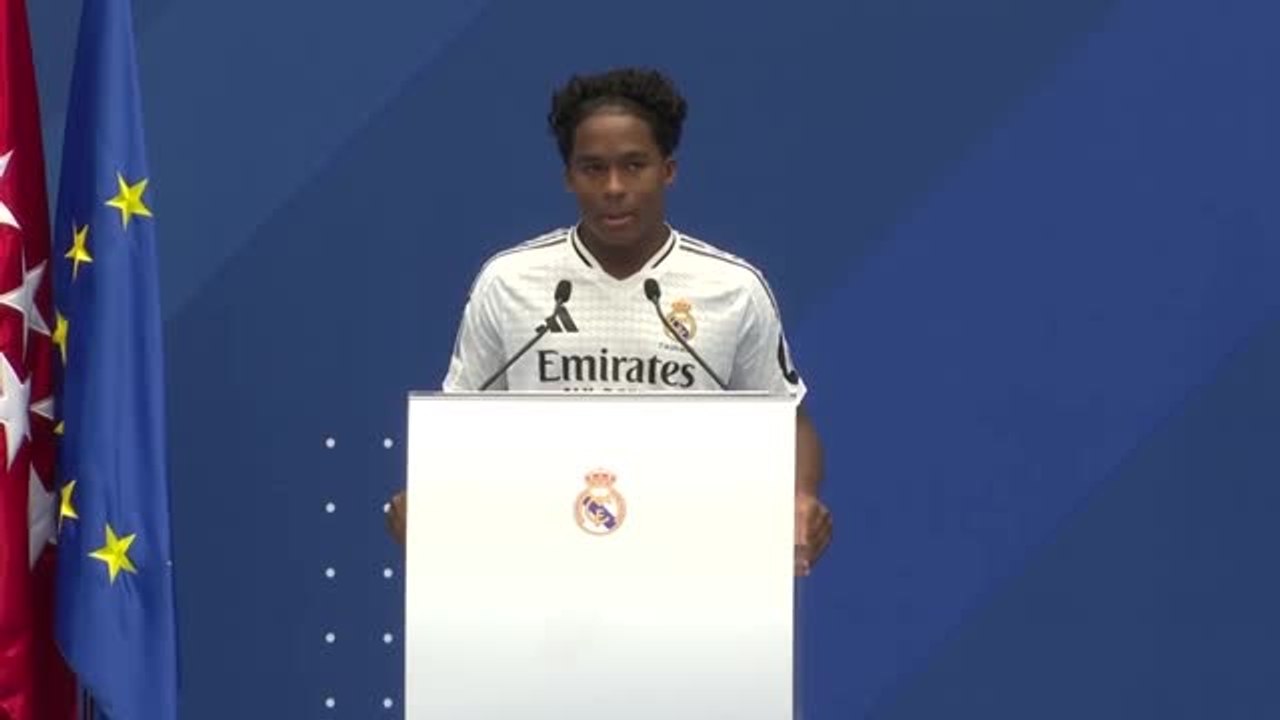 Real Madrid - Les larmes de Endrick lors de sa présentation