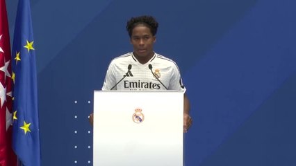 Real Madrid - Les larmes de Endrick lors de sa présentation