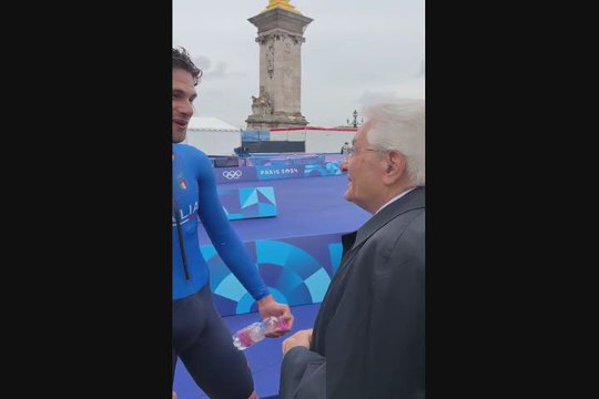 Ganna, la medaglia d'argento e i complimenti di Mattarella - Video