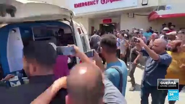 Gaza: ataques aéreos israelíes alcanzan una escuela en Deir Al-Balah que albergaba desplazados