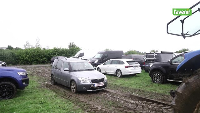 Voitures embourbées dans des parkings de la foire de Libramont : personne n’a été laissé en plan