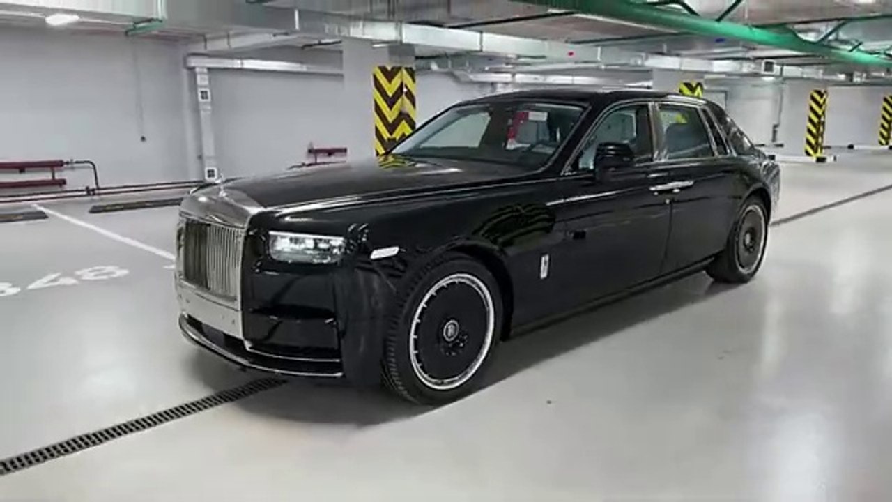Rolls-Royce Phantom (2024) - The Most Expensive Large Sedan!