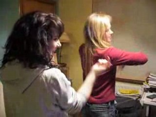 Sophie-Marianne ... trying to learn tecktonik