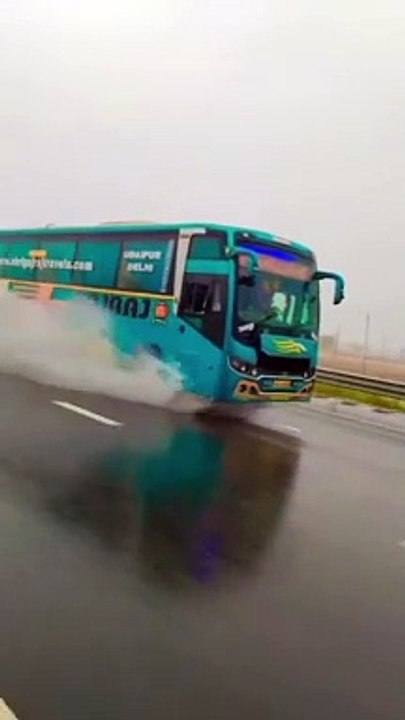 Bus video during rain