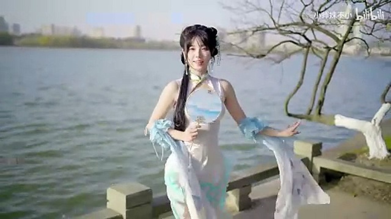 Amazing  Dance Performance by Talented Girl