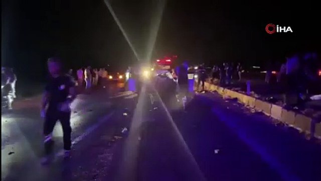 Bandırma-Gönen karayolunda tır ile otomobil çarpıştı: 3 ölü, 1 yaralı