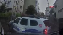 Otomobilin polis aracına çarptığı kaza kamerada!