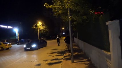 Önce tartıştığı kişiyi yaraladı, sonra da polise ateş açıp kaçtı!