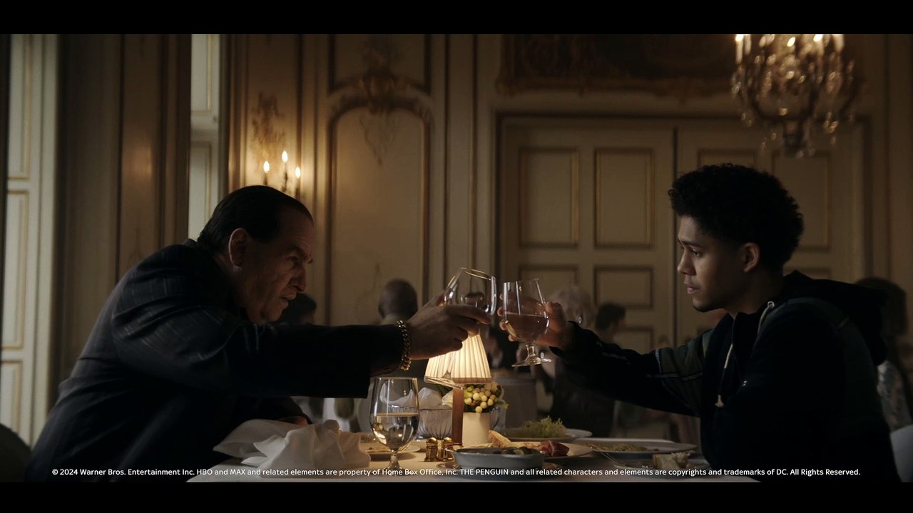 The Penguin Trailer (2) DF