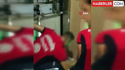 Asansörde mahsur kalan 10 kişi itfaiye ekiplerince kurtarıldı