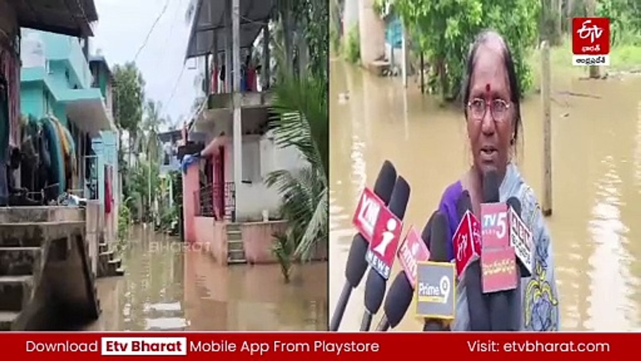 ఉప్పొంగుతున్న గోదావరి, శబరి- నీట మునిగిన ఇళ్లు