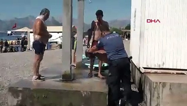 Plaj eşkıyaları balta ve neşterle polise direndi, sonları ters kelepçe oldu