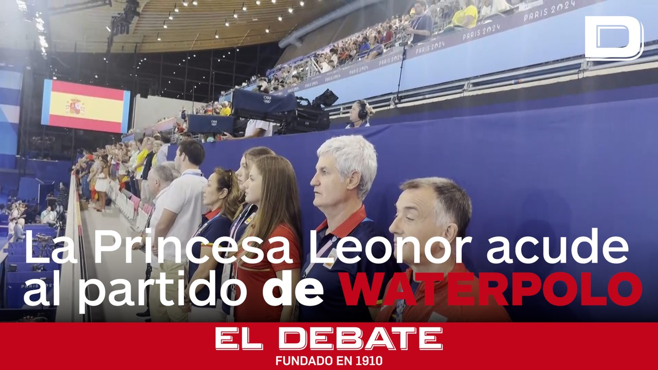 La Princesa Leonor y la Infanta Sofía acuden al partido inaugural de la selección española de waterpolo