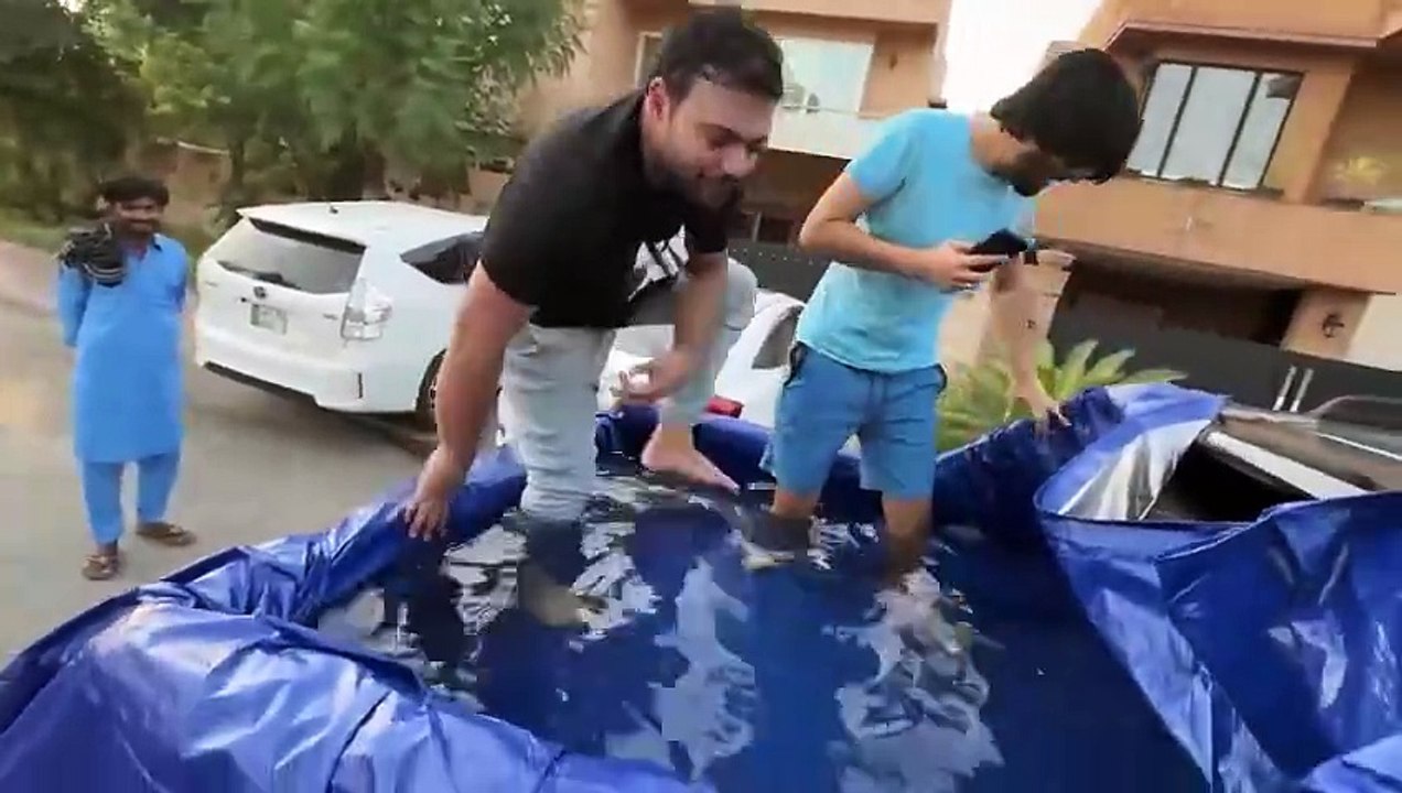 Pool Party In A Car - Revo Dalay Ke Andar Swimming Pool Bana Diya |DUCKY BHAI