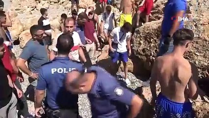 Sivil polise neşter ve av baltası ile saldırdılar! Yaka paça gözaltına alındılar!