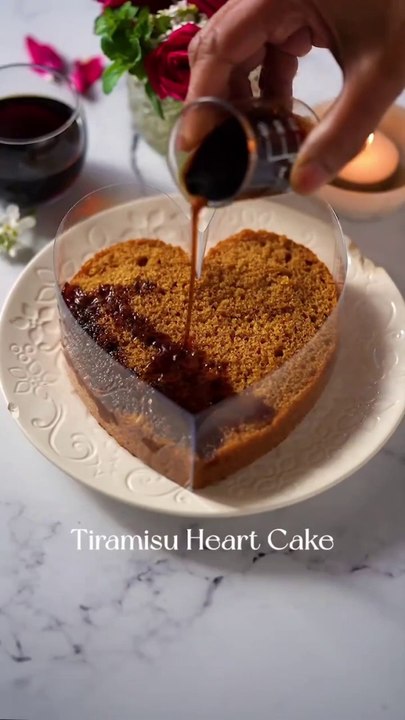 Tiramisu heart cake