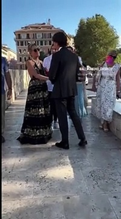 Sharon Stone in visita all'Ara Pacis, in autunno esporrà i suoi quadri