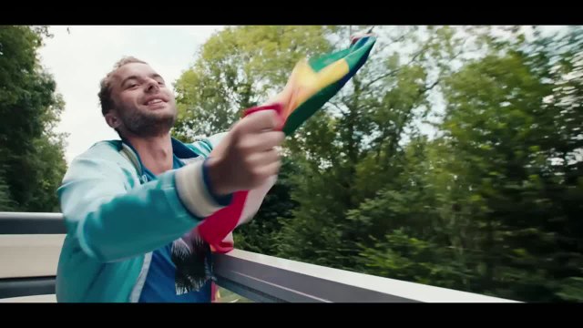 Les Crevettes Pailletées : Bande-annonce