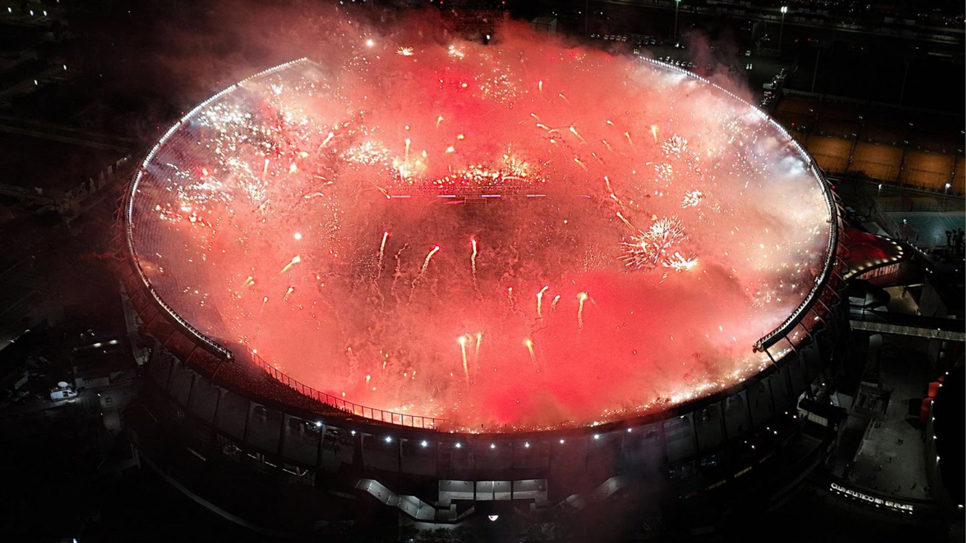 After an Epic Welcome, the Monumental Stadium Gets Shut Down! | beIN SPORTS