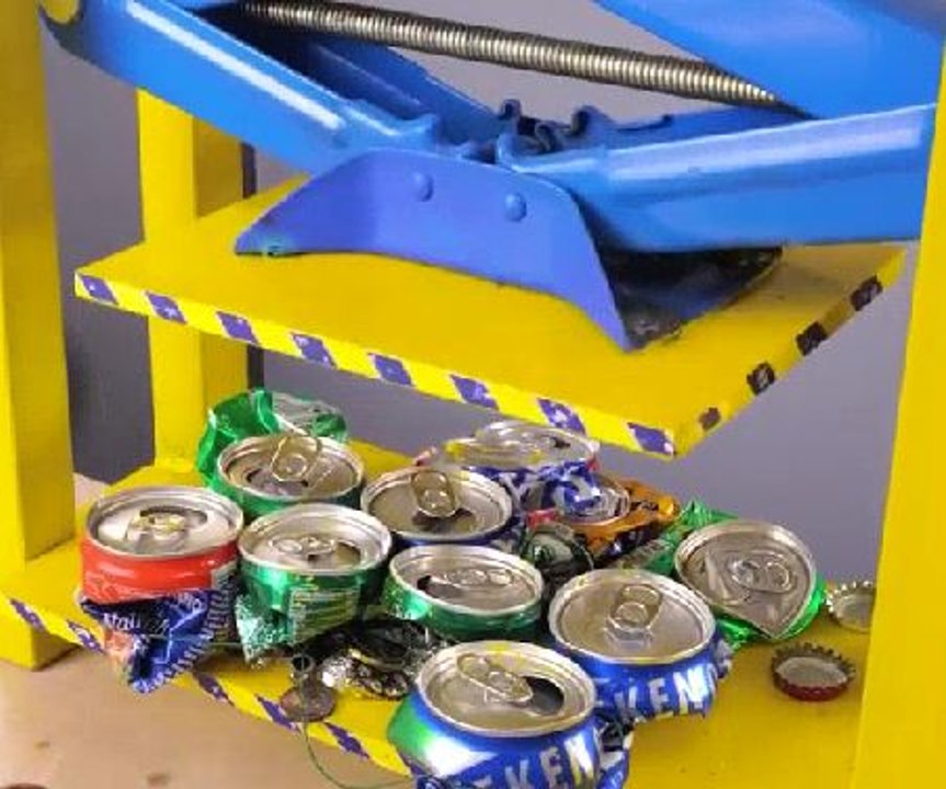 Outstanding recycling project! Treasure made out of a garbage was found on the beach!